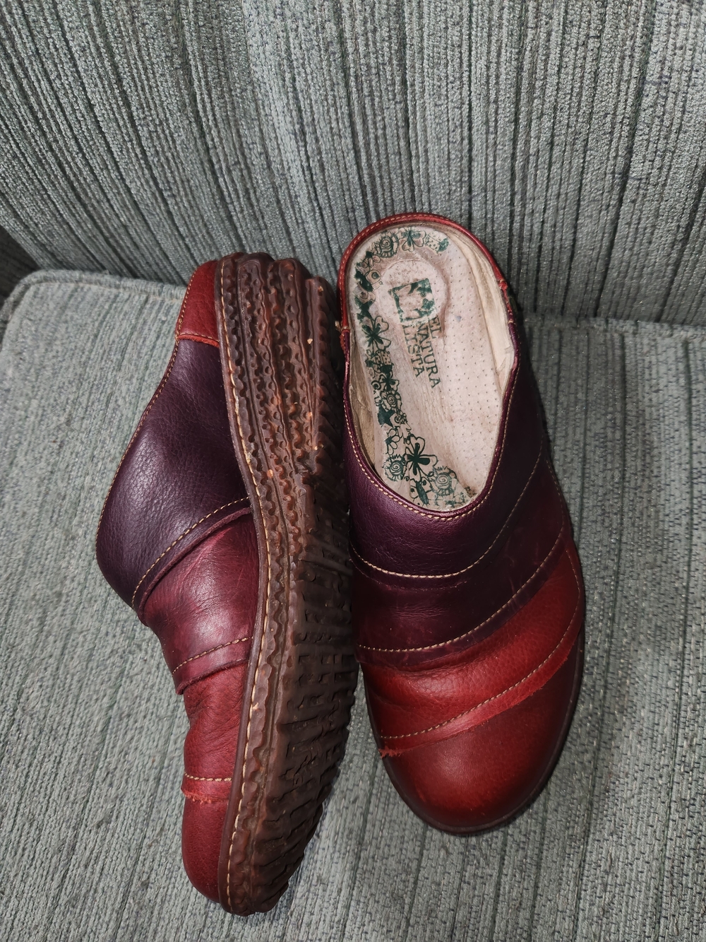 🍉El Naturalista Two-Tone Burgundy and Wine Leather Mules